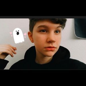 Meet your Posher, Easton